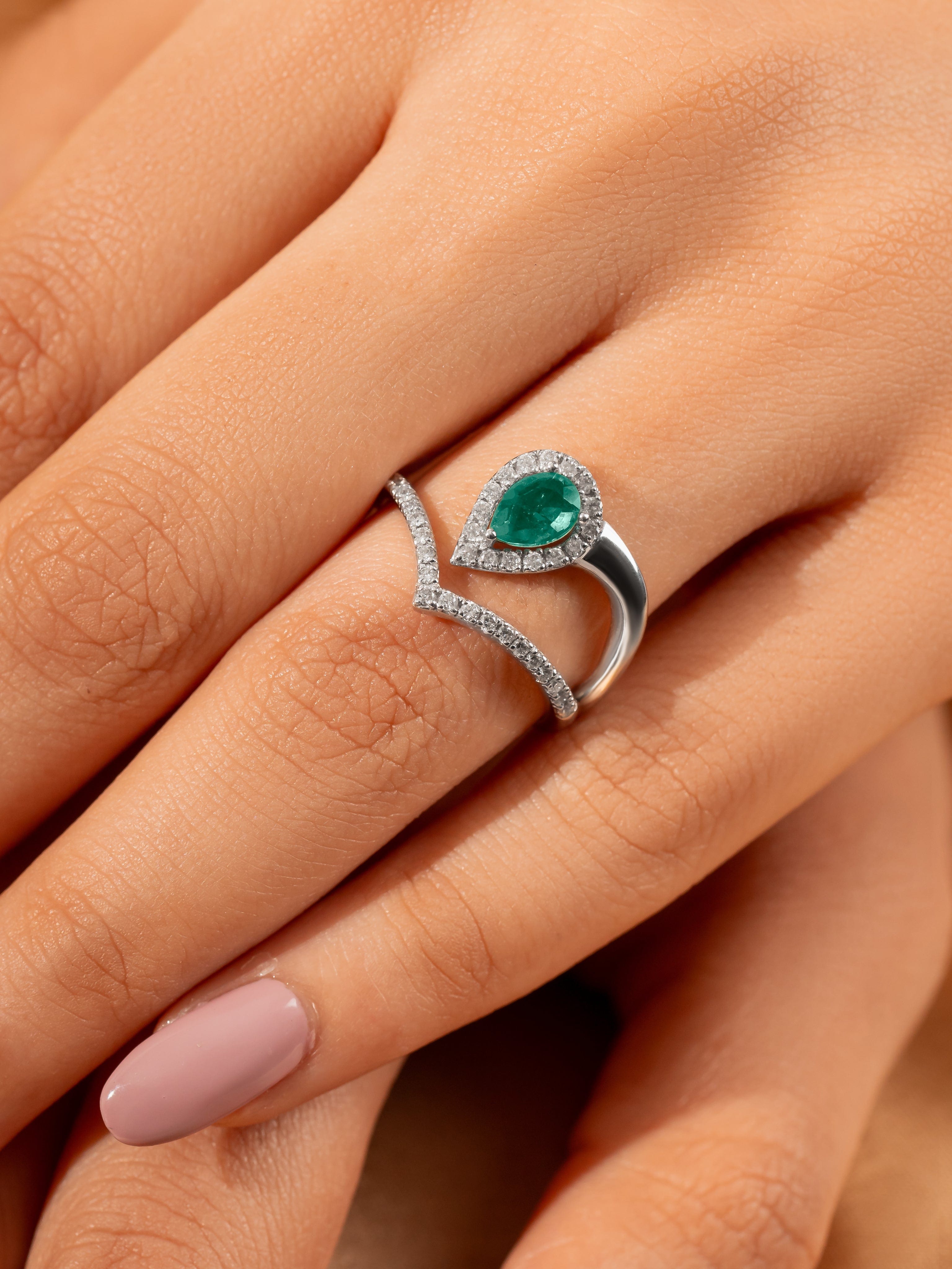 Emerald Diamond Ring 