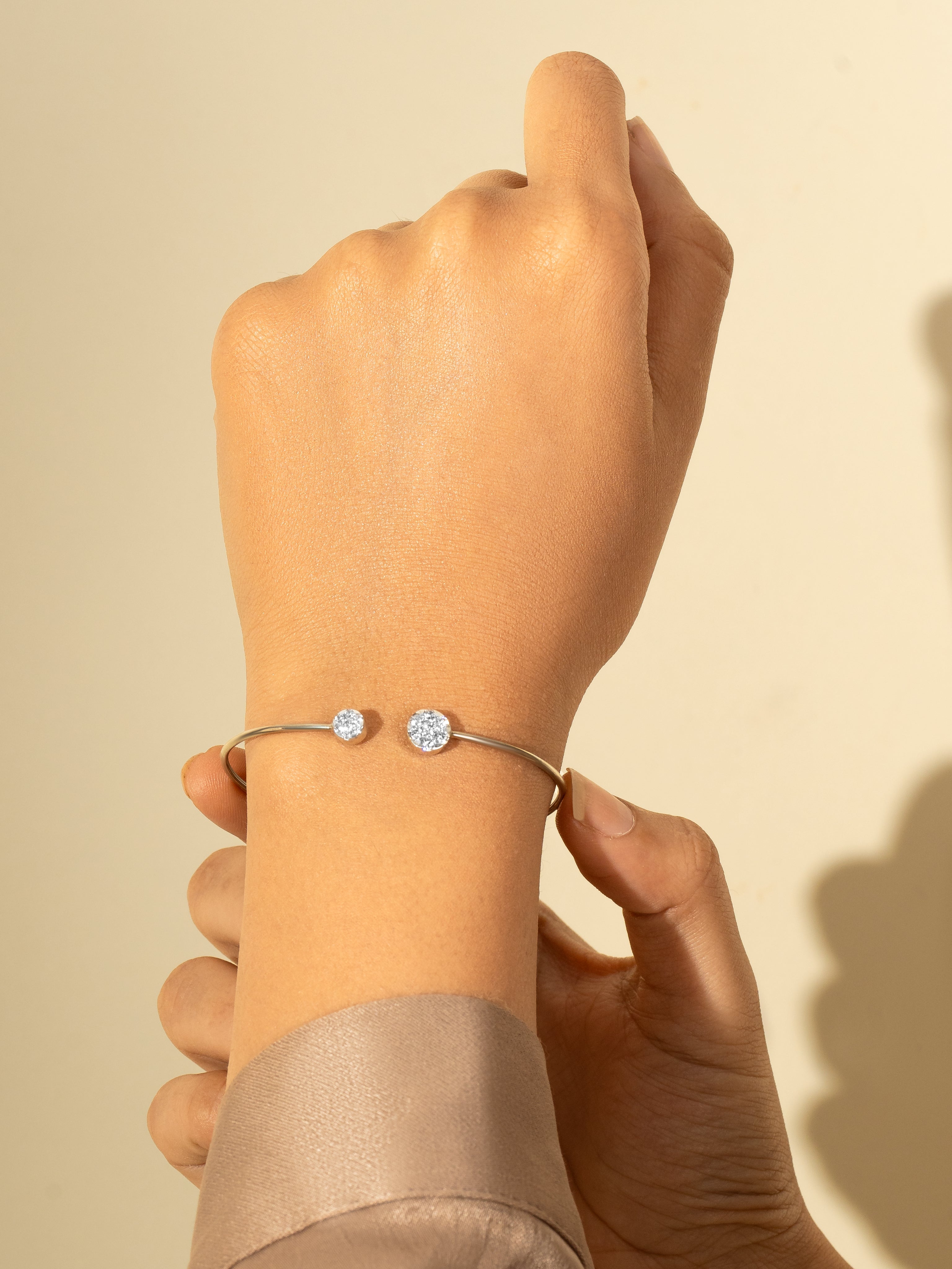 Cluster Round Bracelet